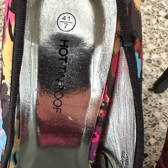 - Floral mixed Pattern detail high heels size 7 used hot tin roof ladies - Picture 9 of 16